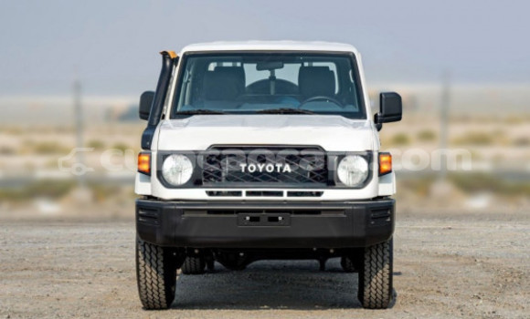 Buy Used Toyota Land Cruiser White Car in Willemstad in Curacao Buy Used Toyota Land Cruiser White Car in Willemstad in Curacao
