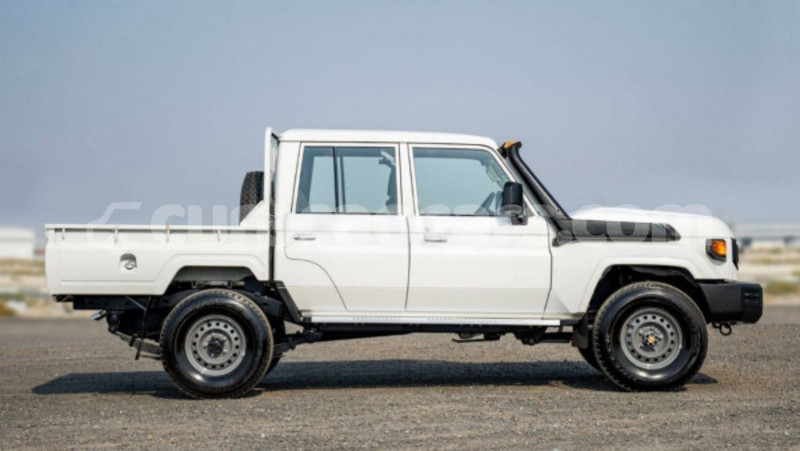 Big with watermark toyota land cruiser curacao willemstad 4556