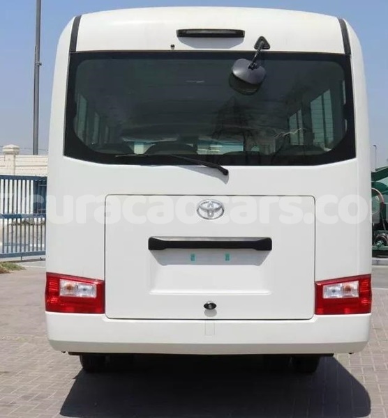 Big with watermark toyota coaster curacao willemstad 4557