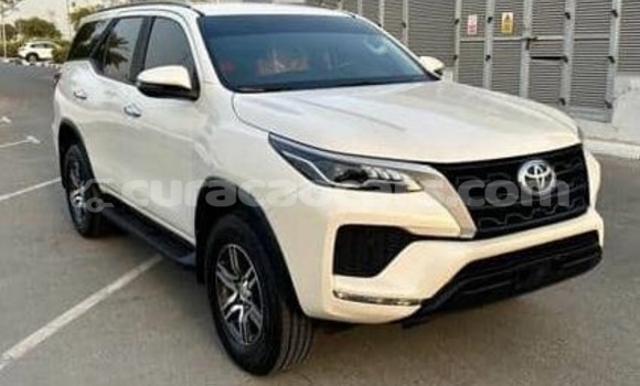 Buy Used Toyota Fortuner White Car in Willemstad in Curacao