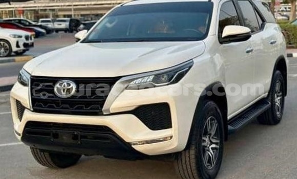 Buy Used Toyota Fortuner White Car in Willemstad in Curacao Buy Used Toyota Fortuner White Car in Willemstad in Curacao
