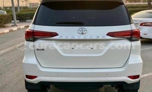 Buy Used Toyota Fortuner White Car in Willemstad in Curacao Buy Used Toyota Fortuner White Car in Willemstad in Curacao