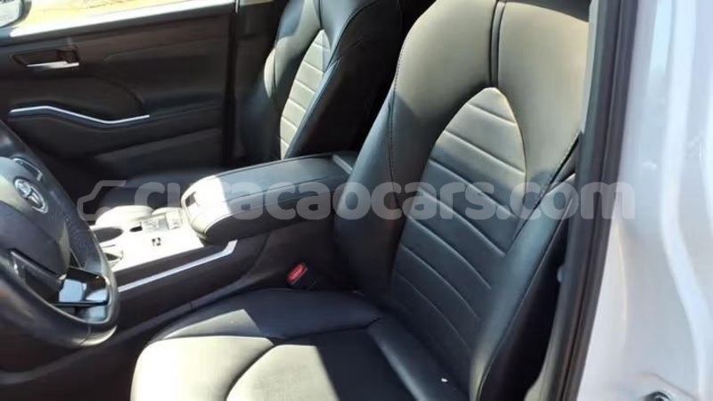Big with watermark toyota highlander curacao willemstad 4607