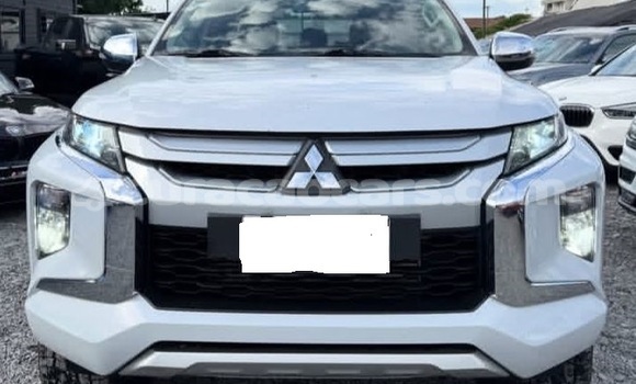 Buy Used Mitsubishi L200 White Car in Willemstad in Curacao Buy Used Mitsubishi L200 White Car in Willemstad in Curacao