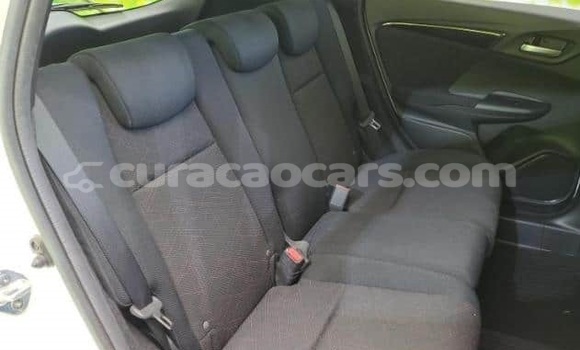 Buy Used Honda FIT White Car in Willemstad in Curacao Buy Used Honda FIT White Car in Willemstad in Curacao