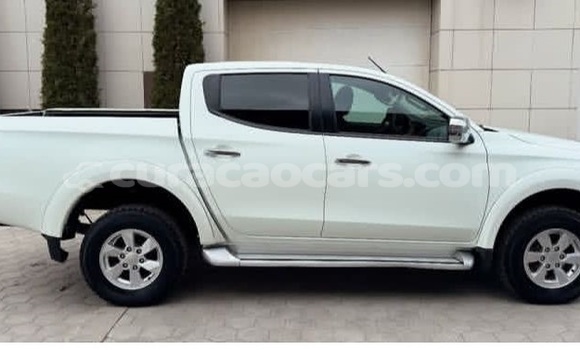 Buy Used Mitsubishi L200 White Car in Willemstad in Curacao Buy Used Mitsubishi L200 White Car in Willemstad in Curacao