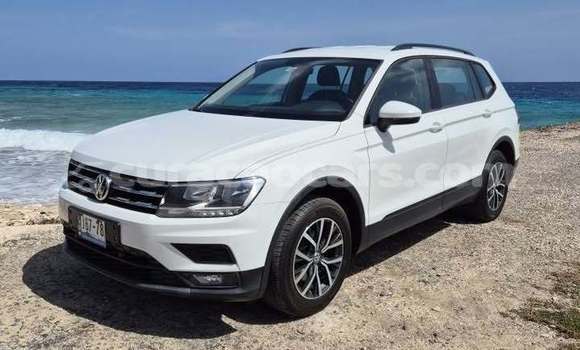 Buy Used Volkswagen Tiguan White Car in Lagún in Curacao