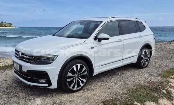 Buy Used Volkswagen Tiguan White Car in Sabana Westpunt in Curacao