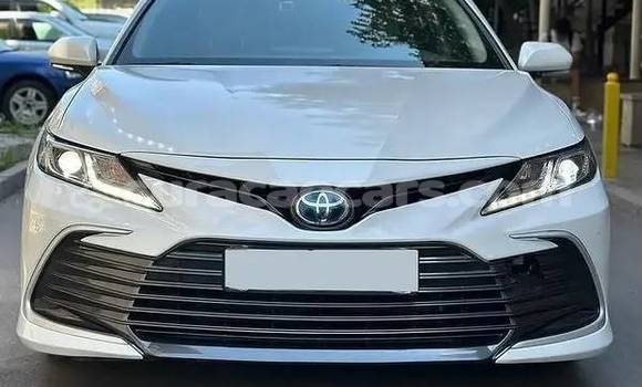 Buy Used Toyota Camry White Car in Willemstad in Curacao