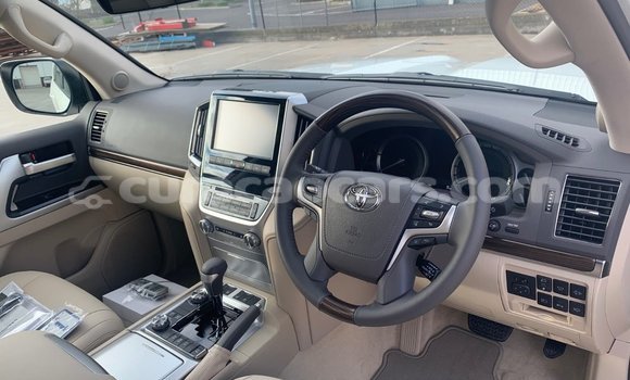 Buy Used Toyota Land Cruiser White Car in Willemstad in Curacao Buy Used Toyota Land Cruiser White Car in Willemstad in Curacao