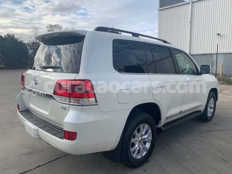 Big with watermark toyota land cruiser curacao willemstad 4656