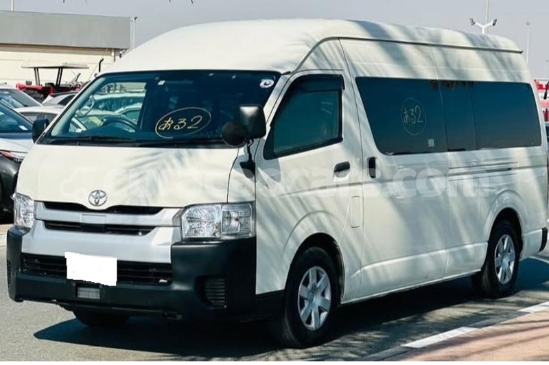 Big with watermark toyota hiace curacao willemstad 4657