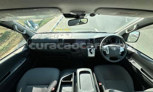 Buy Used Toyota Hiace White Car in Willemstad in Curacao Buy Used Toyota Hiace White Car in Willemstad in Curacao