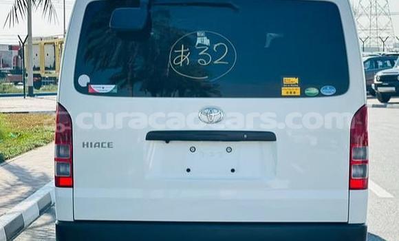 Buy Used Toyota Hiace White Car in Willemstad in Curacao Buy Used Toyota Hiace White Car in Willemstad in Curacao