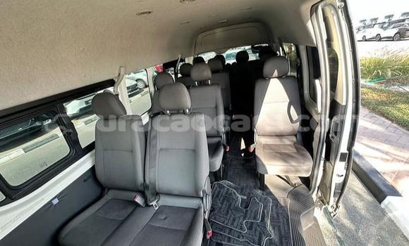 Buy Used Toyota Hiace White Car in Willemstad in Curacao Buy Used Toyota Hiace White Car in Willemstad in Curacao