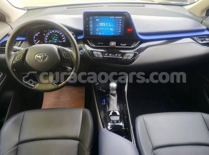 Big with watermark toyota c hr curacao willemstad 4658