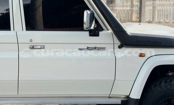 Buy Used Toyota Land Cruiser White Car in Willemstad in Curacao Buy Used Toyota Land Cruiser White Car in Willemstad in Curacao