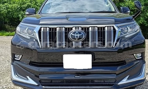 Buy Used Toyota Land Cruiser Prado Black Car in Willemstad in Curacao