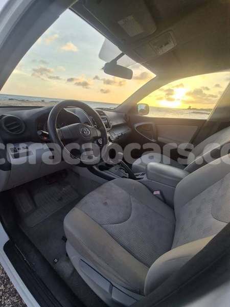 Big with watermark toyota rav4 curacao dorp soto 4711