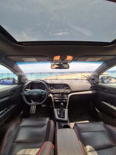 Big with watermark hyundai elantra curacao willemstad 4715