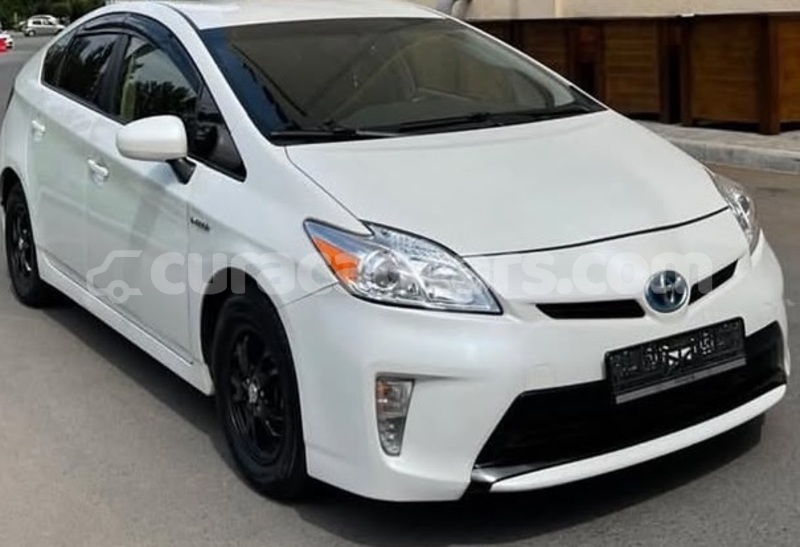 Big with watermark toyota prius curacao willemstad 4727