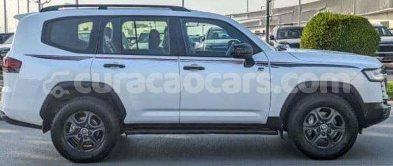 Big with watermark toyota land cruiser curacao willemstad 4731
