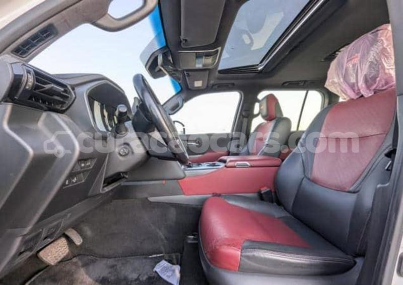 Big with watermark toyota land cruiser curacao willemstad 4731