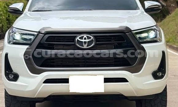 Buy Used Toyota Hilux White Car in Willemstad in Curacao Buy Used Toyota Hilux White Car in Willemstad in Curacao