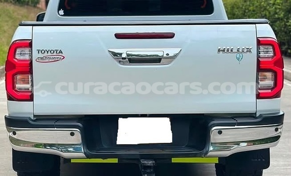 Buy Used Toyota Hilux White Car in Willemstad in Curacao Buy Used Toyota Hilux White Car in Willemstad in Curacao