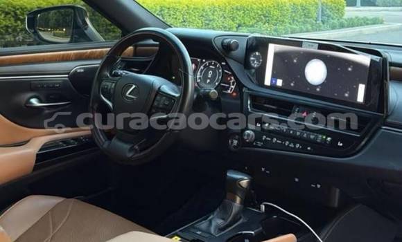 Buy Used Lexus ES White Car in Willemstad in Curacao Buy Used Lexus ES White Car in Willemstad in Curacao