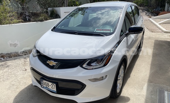 Buy Used Chevrolet Bolt White Car in Barber in Curacao