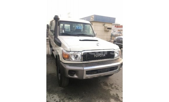 Buy Import Toyota Land Cruiser White Car in Import - Dubai in Curacao Buy Import Toyota Land Cruiser White Car in Import - Dubai in Curacao