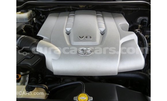 Buy Import Toyota Land Cruiser White Car in Import - Dubai in Curacao Buy Import Toyota Land Cruiser White Car in Import - Dubai in Curacao