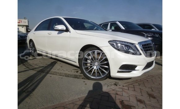 Buy Import Mercedes-Benz 190 (W201) White Car in Import - Dubai in Curacao