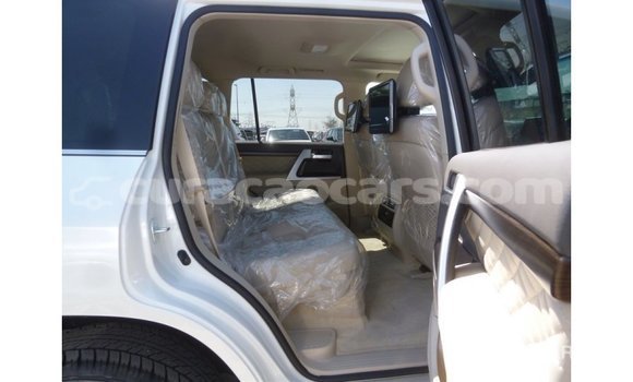Buy Import Toyota Land Cruiser White Car in Import - Dubai in Curacao Buy Import Toyota Land Cruiser White Car in Import - Dubai in Curacao