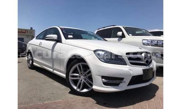 Buy Import Mercedes-Benz 190 (W201) White Car in Import - Dubai in Curacao