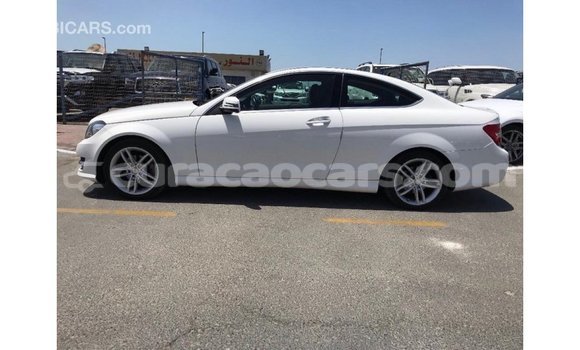 Buy Import Mercedes-Benz 190 (W201) White Car in Import - Dubai in Curacao Buy Import Mercedes-Benz 190 (W201) White Car in Import - Dubai in Curacao