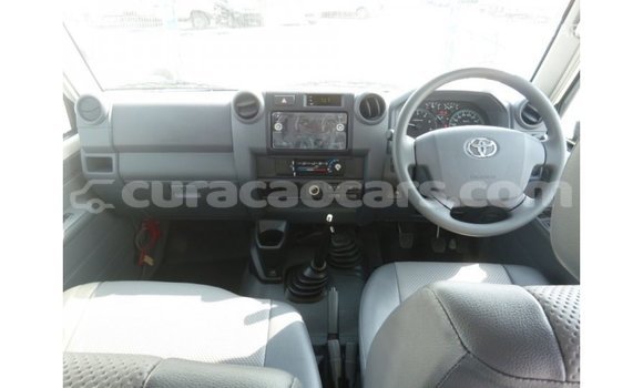Buy Import Toyota Land Cruiser White Car in Import - Dubai in Curacao Buy Import Toyota Land Cruiser White Car in Import - Dubai in Curacao