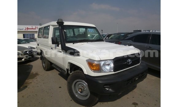 Buy Import Toyota Land Cruiser White Car in Import - Dubai in Curacao Buy Import Toyota Land Cruiser White Car in Import - Dubai in Curacao