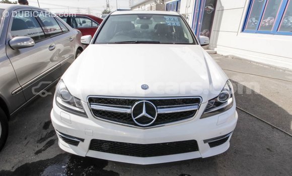 Buy Import Mercedes-Benz 200 White Car in Import - Dubai in Curacao Buy Import Mercedes-Benz 200 White Car in Import - Dubai in Curacao