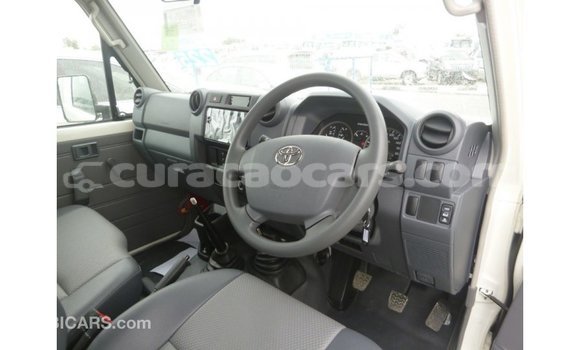 Buy Import Toyota Land Cruiser White Car in Import - Dubai in Curacao Buy Import Toyota Land Cruiser White Car in Import - Dubai in Curacao