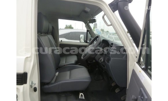 Buy Import Toyota Land Cruiser White Car in Import - Dubai in Curacao Buy Import Toyota Land Cruiser White Car in Import - Dubai in Curacao