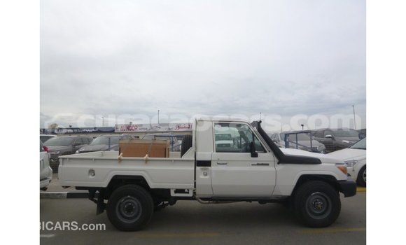 Buy Import Toyota Land Cruiser White Car in Import - Dubai in Curacao Buy Import Toyota Land Cruiser White Car in Import - Dubai in Curacao