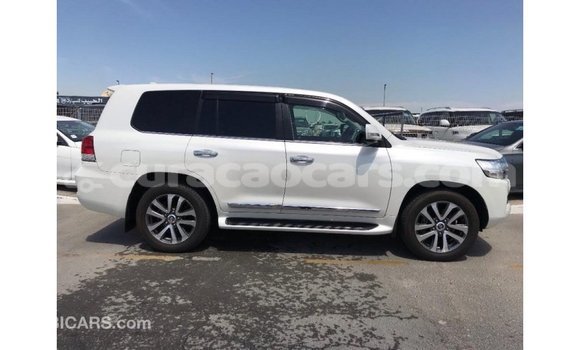 Buy Import Toyota Land Cruiser White Car in Import - Dubai in Curacao Buy Import Toyota Land Cruiser White Car in Import - Dubai in Curacao