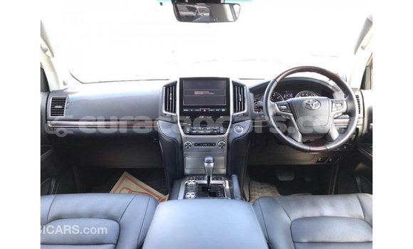 Buy Import Toyota Land Cruiser White Car in Import - Dubai in Curacao Buy Import Toyota Land Cruiser White Car in Import - Dubai in Curacao