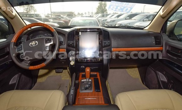 Buy Import Toyota Land Cruiser White Car in Import - Dubai in Curacao Buy Import Toyota Land Cruiser White Car in Import - Dubai in Curacao