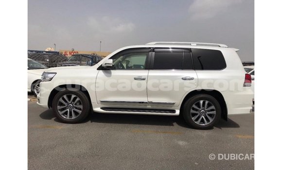 Buy Import Toyota Land Cruiser White Car in Import - Dubai in Curacao Buy Import Toyota Land Cruiser White Car in Import - Dubai in Curacao