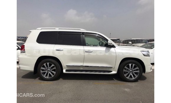 Buy Import Toyota Land Cruiser White Car in Import - Dubai in Curacao Buy Import Toyota Land Cruiser White Car in Import - Dubai in Curacao
