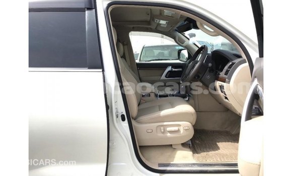 Buy Import Toyota Land Cruiser White Car in Import - Dubai in Curacao Buy Import Toyota Land Cruiser White Car in Import - Dubai in Curacao