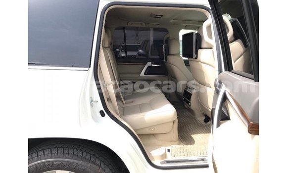 Buy Import Toyota Land Cruiser White Car in Import - Dubai in Curacao Buy Import Toyota Land Cruiser White Car in Import - Dubai in Curacao